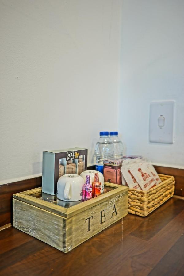 Soak Up The Light At A Soothing, Stylish Apartment In Swansea Marina Экстерьер фото