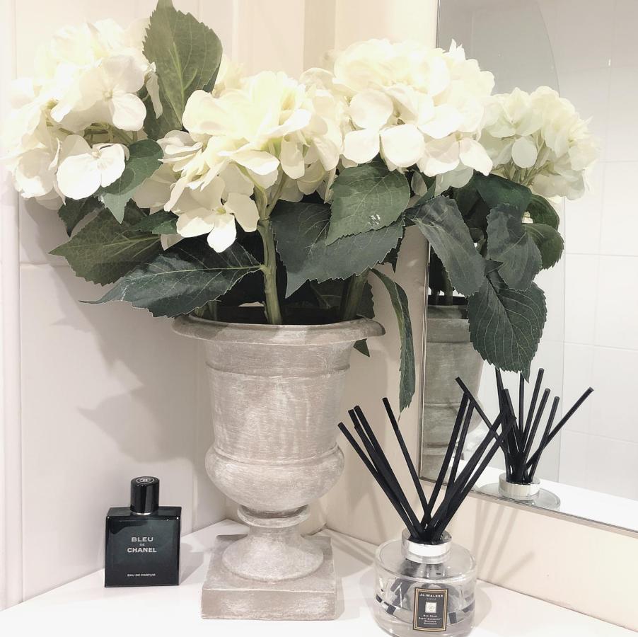 Soak Up The Light At A Soothing, Stylish Apartment In Swansea Marina Экстерьер фото