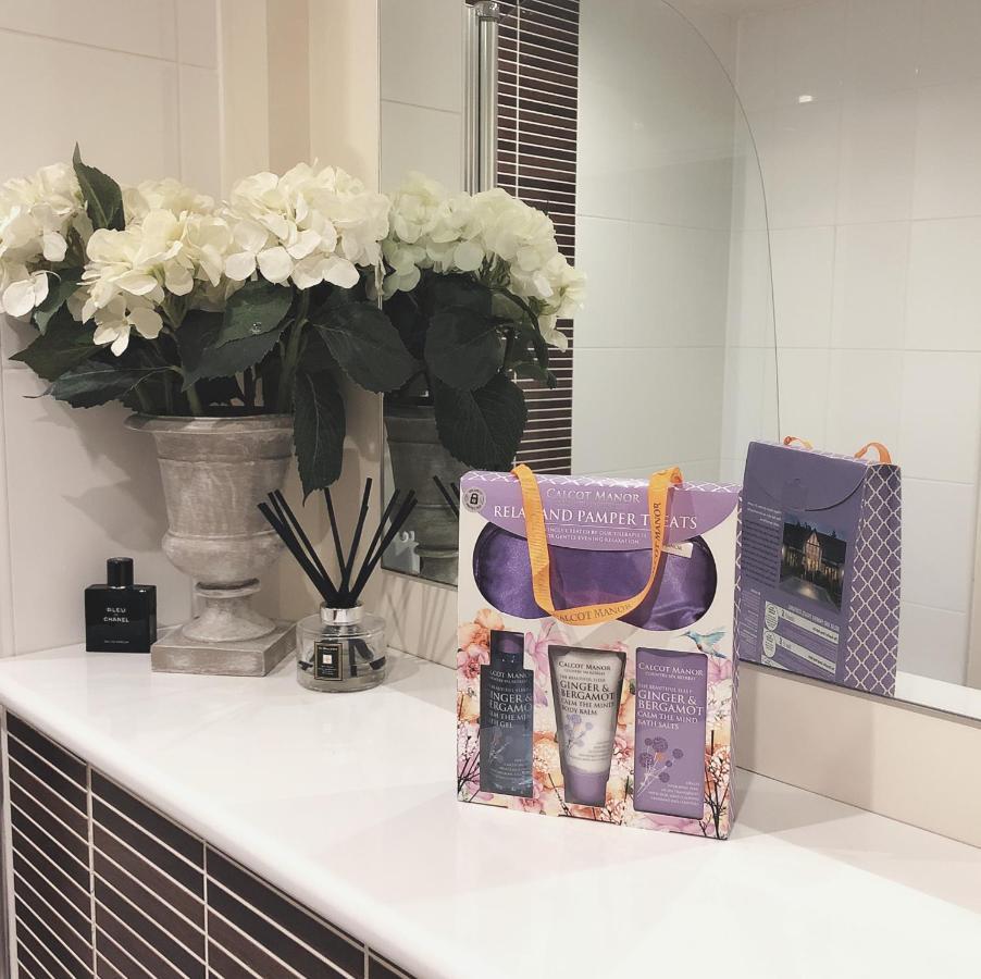 Soak Up The Light At A Soothing, Stylish Apartment In Swansea Marina Экстерьер фото